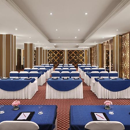 Deventure Sarovar Portico Patel Nagar ニューデリー エクステリア 写真