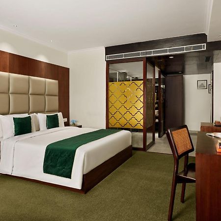 Deventure Sarovar Portico Patel Nagar ニューデリー エクステリア 写真
