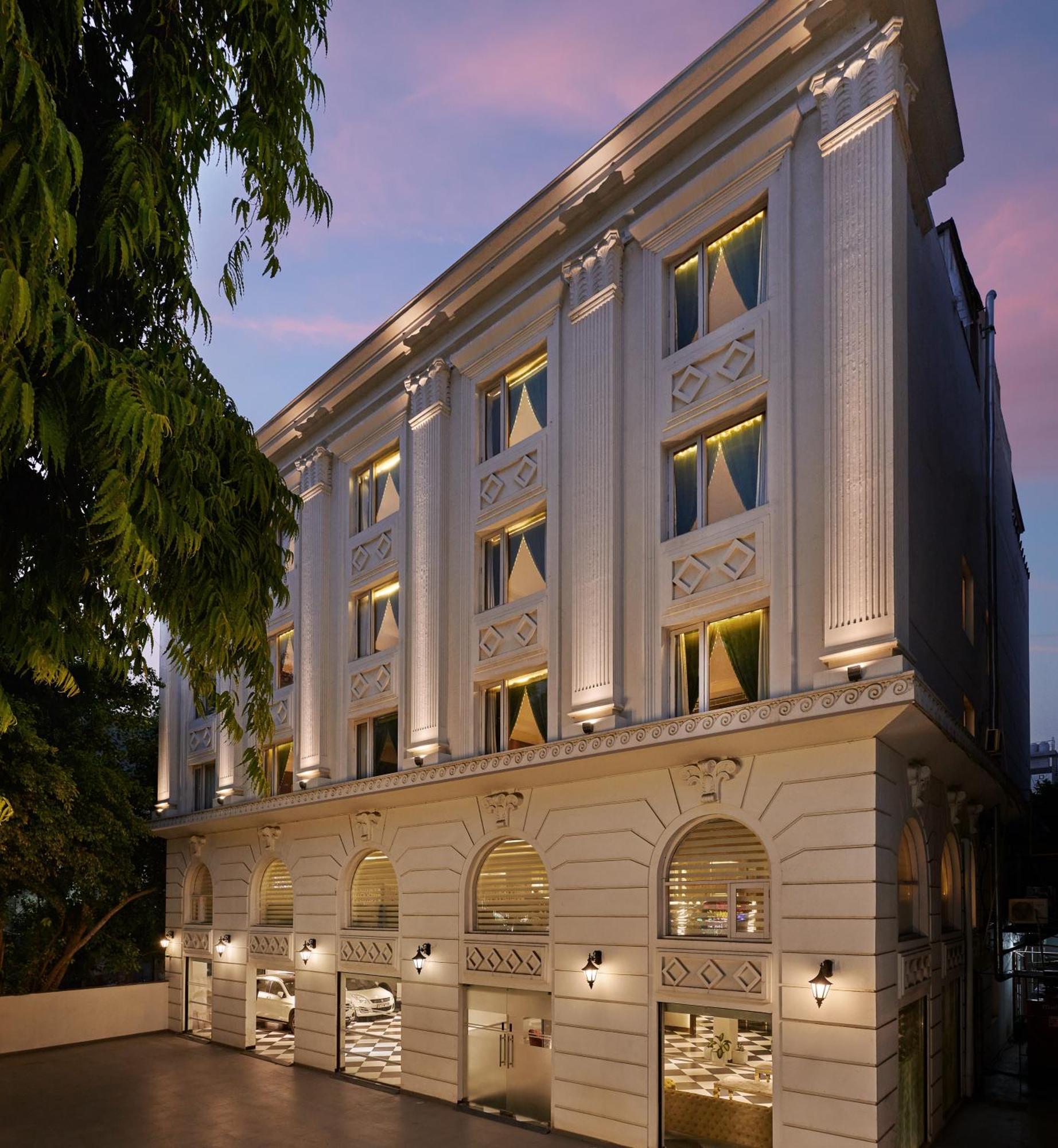 Deventure Sarovar Portico Patel Nagar ニューデリー エクステリア 写真