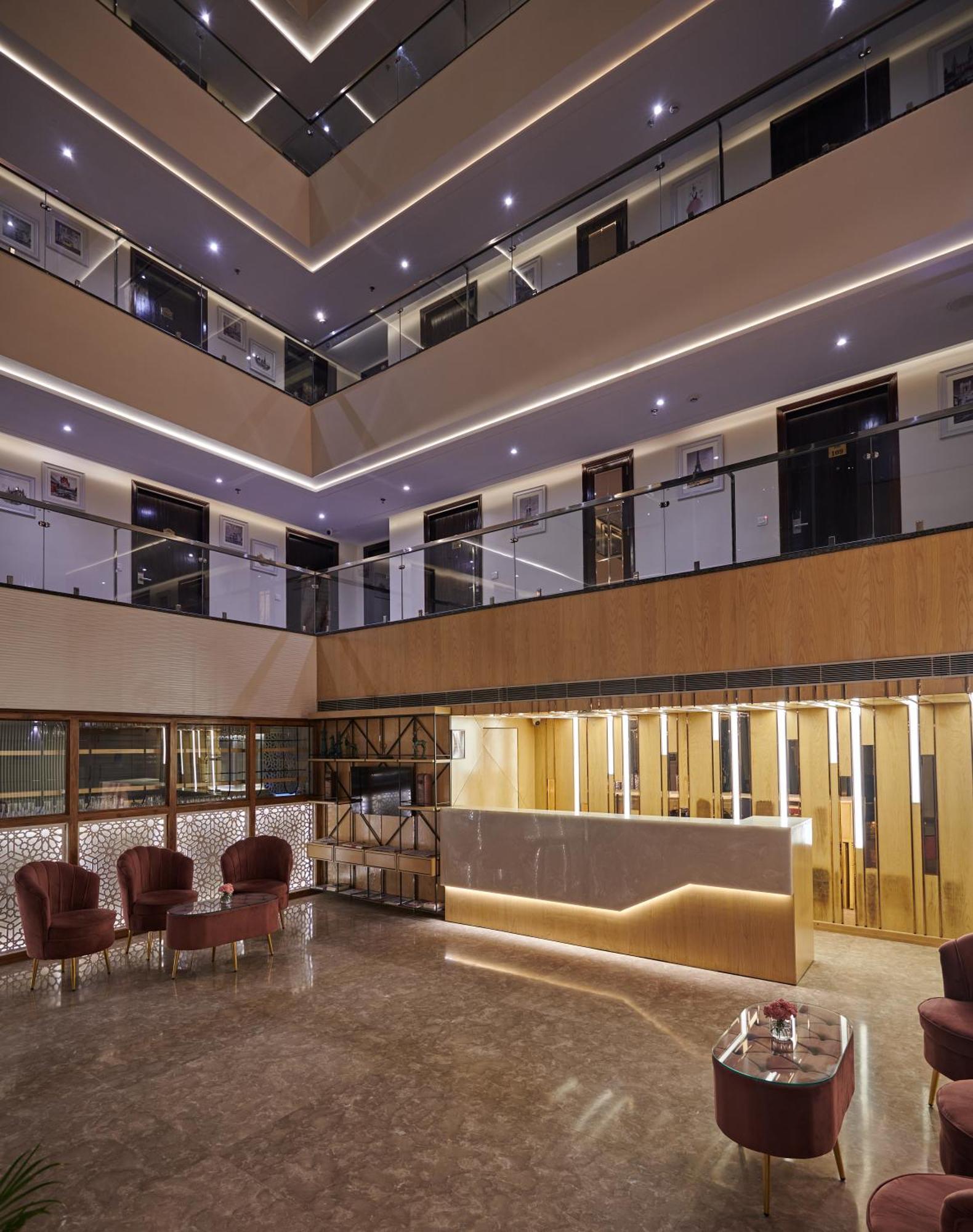 Deventure Sarovar Portico Patel Nagar ニューデリー エクステリア 写真